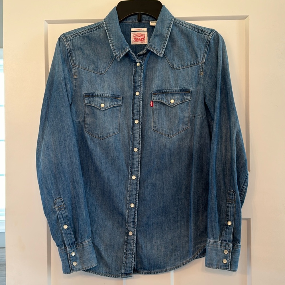 Women’s LEVI’s Retro Denim Snap Shirt Size M